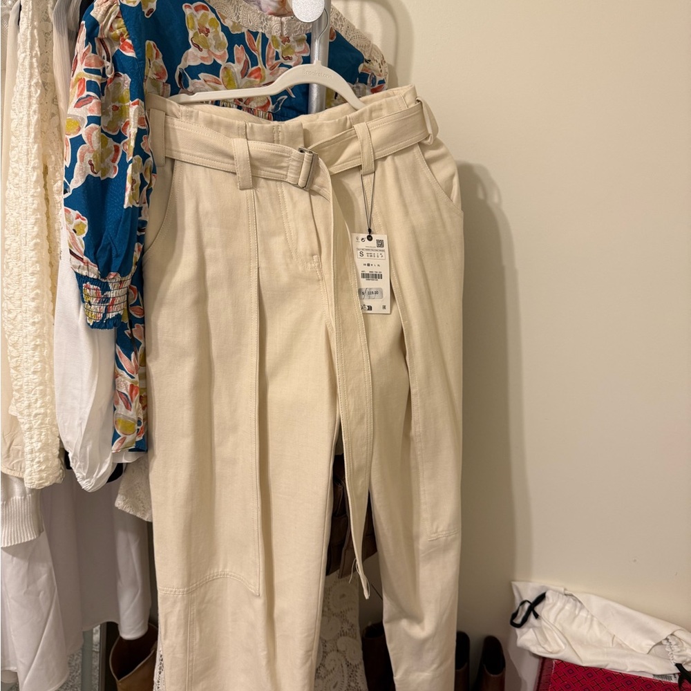 Zara Cream Pants with Belt new with tags